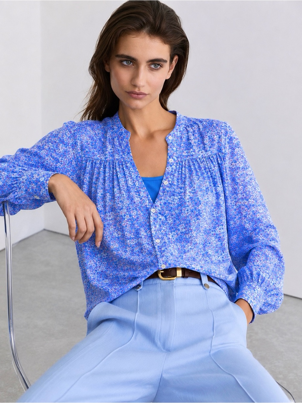 NWOT Aspiga Lightweight Semi-Sheer Blouse w/ Detachable Cami Floral Blue | Small